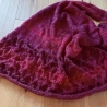 handgestrickter Dreiecks-Schal