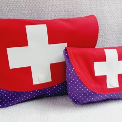 Medikamententasche weißes Kreuz