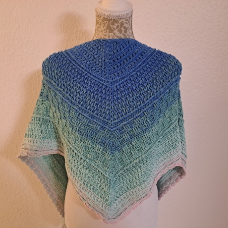 Gehäkeltes flaches Dreiecktuch 