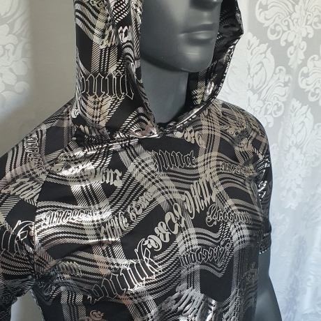 Selbstgeschneidertes Hoodie Shirt mit Raglanärmel