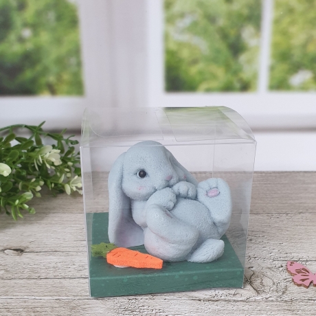 Seife Hase auf Rücken
