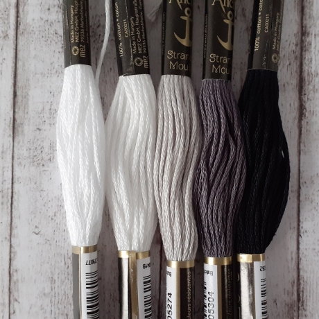 Anchor Sticktwist weiß/grau/schwarz 5 Stränge Set