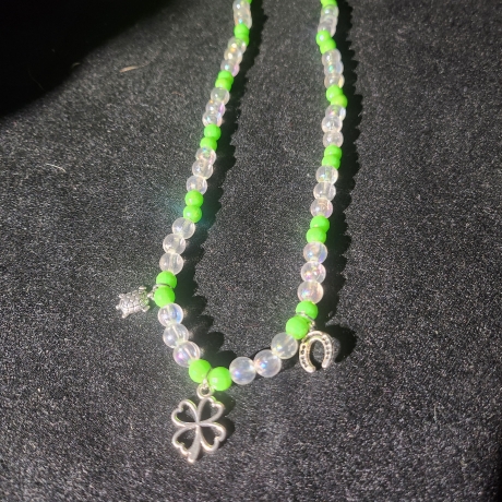 elastische Perlenkette Glück grün