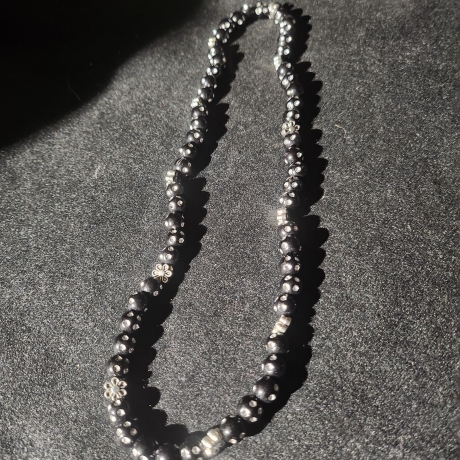 elastische Perlenkette Blume schwarz 