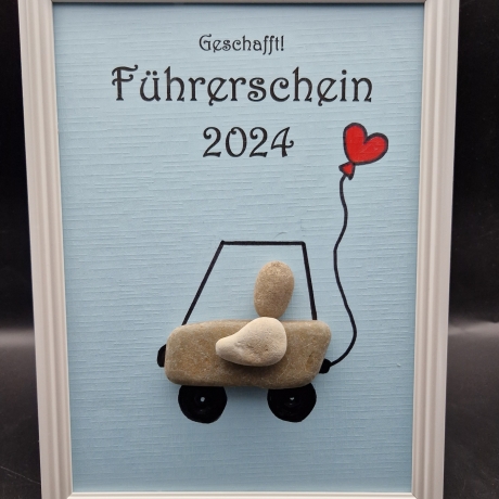 Liebevoll handgefertigtes Steinbild Führerschein 2024