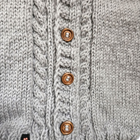 Strickjacke Kinder in Beige und der Größe 92/98
