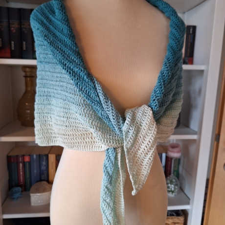Dreieckstuch Stola Poncho Farbverlauf weiß tükis 