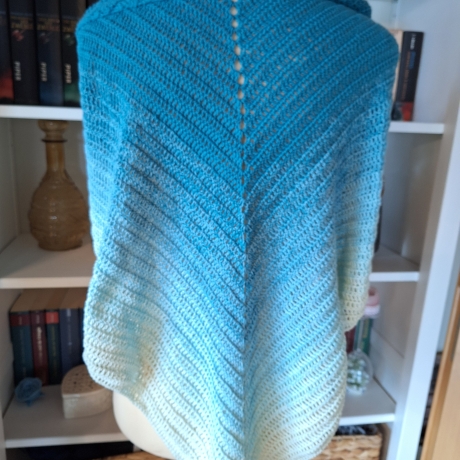 Dreieckstuch Stola Poncho Farbverlauf weiß tükis 