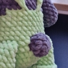 Häschen amigurumi gehäkelt Handarbeit in grünen Overall 