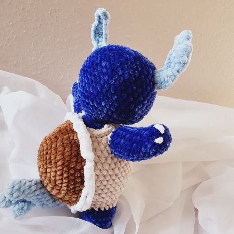 Schillok, Pokemon,  Unikat,  Amigurumi  ca. 24 cm gehäkelt 