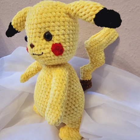 Pikachu,  Pokemon,  Amigurumi,  gehäkelt,  ca. 30 cm