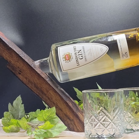 Wein - Wiskey- Schnapsflaschen  Freistehend