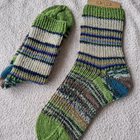 Socken-Gr. 42/43-handgestrickt-grüntöne, blau, natur