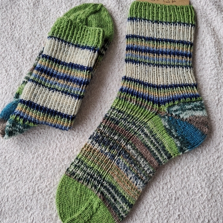 Socken-Gr. 42/43-handgestrickt-grüntöne, blau, natur