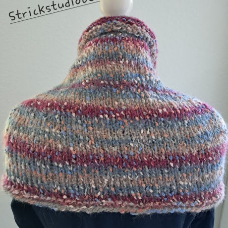 Rundschal / Kragenschal - handgestrickt - Pastellfarben - dots 