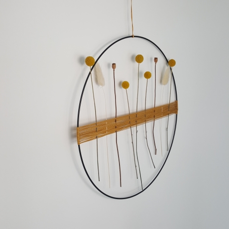 Metallring mit Trockenblumen / Trockenblumenkranz