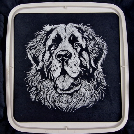NEU Stickdatei Bernhardiner Silvester Hund 