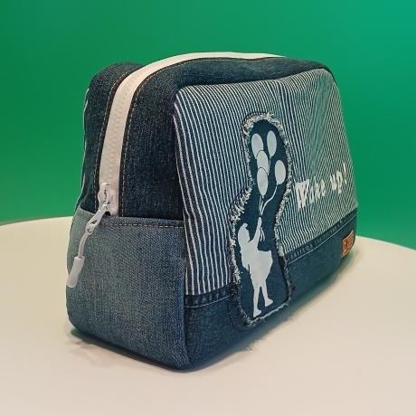 Upcycling Jeans Kulturtasche groß mit Motiv