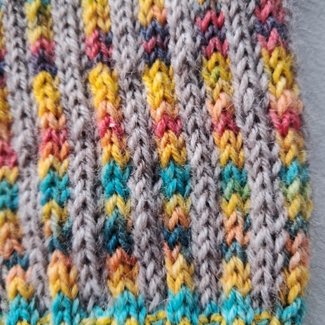 Handstulpen - Gr. S - gestrickt- beige/bunt- Daumensteg