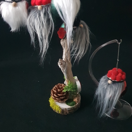 Bollenhutwichtel als Kugel mit verschiedenen Designs