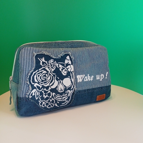 Upcycling Jeans Kulturtasche groß mit Motiv