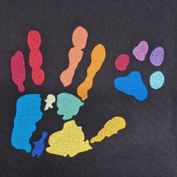 Regenbogen Farben - linke Hand und Pfote - 18.43x15.62 cm