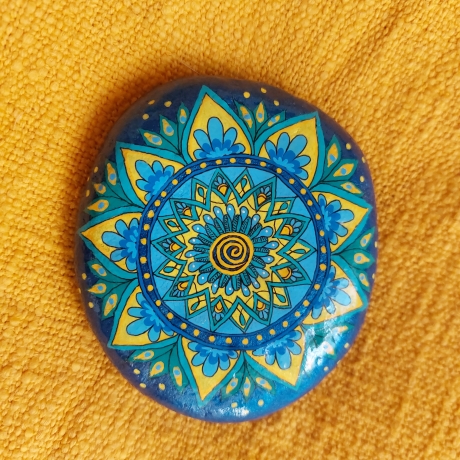 Bemalter Naturstein Mandala Freude
