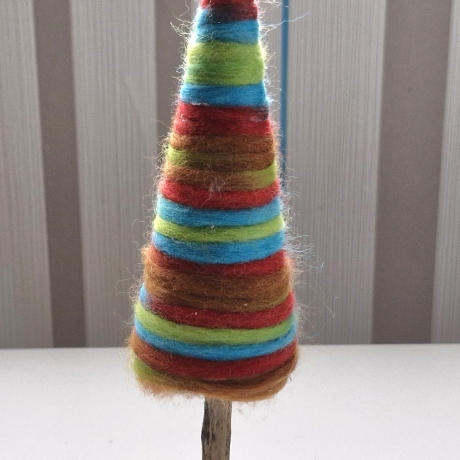 3er Set Tannenbäumchen aus Filzwolle hellgrün bunt - Weihnachten