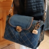 Upcycling Jeanstasche mit breitem bunten Schulterriemen