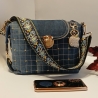 Upcycling Jeanstasche mit breitem bunten Schulterriemen