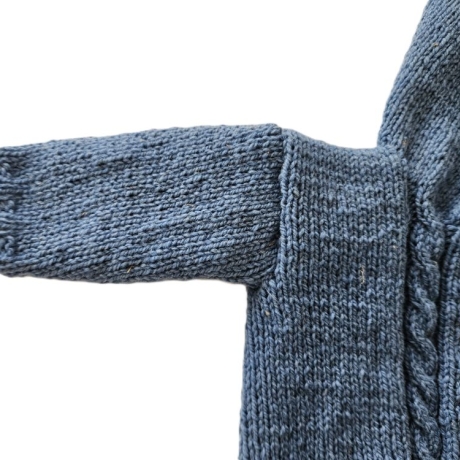 Bio Strickjacke mit Kapuze in Blau Größe 62/68  3-6 Monate