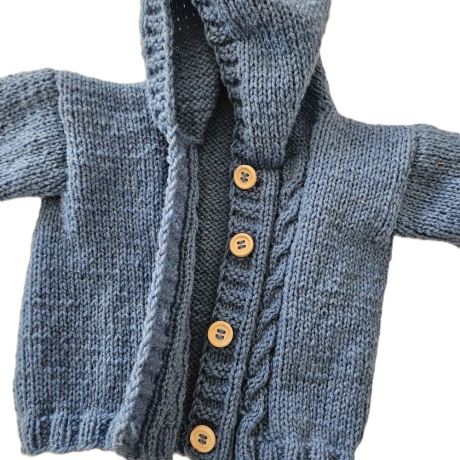 Bio Strickjacke mit Kapuze in Blau Größe 62/68  3-6 Monate