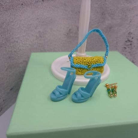 Handgehäkeltes Outfit für 1:6 Modepuppen (Barbie, Steffi)