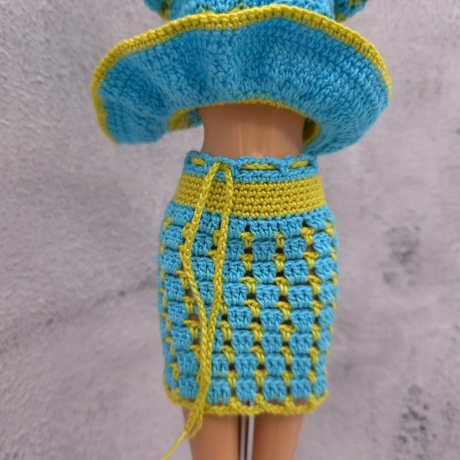 Handgehäkeltes Outfit für 1:6 Modepuppen (Barbie, Steffi)