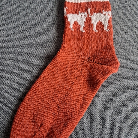 Socken Gr. 38/39 Katzenmotiv weiß und terracotta