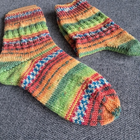 Socken  Gr. 36/37 handgestrickt bunt