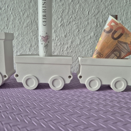 Lokomotive mit zwei Anhängern