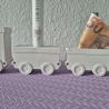 Lokomotive mit zwei Anhängern