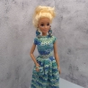 Buntes Puppenkleid und Zubehör für 1:6 Puppen (Barbie, Steffi)