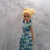 Buntes Puppenkleid und Zubehör für 1:6 Puppen (Barbie, Steffi)