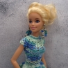 Buntes Puppenkleid und Zubehör für 1:6 Puppen (Barbie, Steffi)