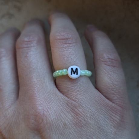 Elastischer Ring | Kinderring | Modeschmuck | Buchstabe oder Zahl
