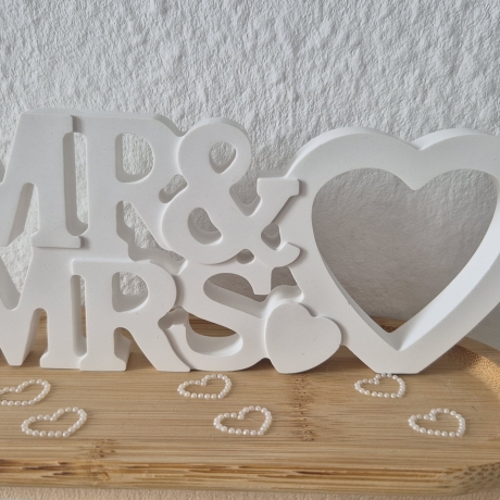 Mr.&Mrs. Schriftzug mit Holzuntersetzer