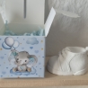 Kleiner Schuh mit Geschenkbox