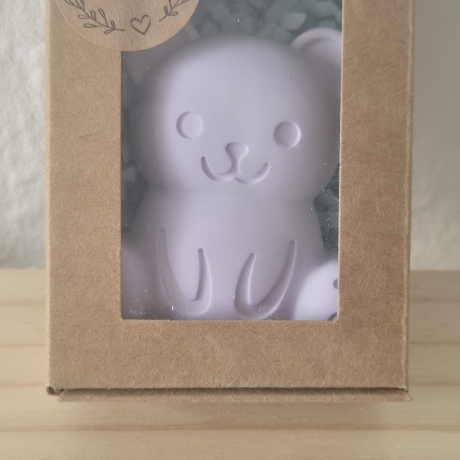 Kleine Geschenkboxen mit verschiedenen Inhalten