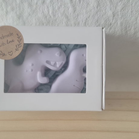 Kleine Geschenkboxen mit verschiedenen Inhalten
