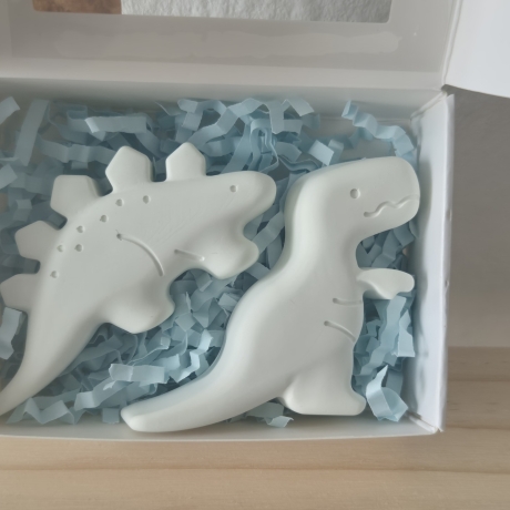 Kleine Geschenkboxen mit verschiedenen Inhalten