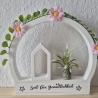 Blumenbogen mit Haus und Vase