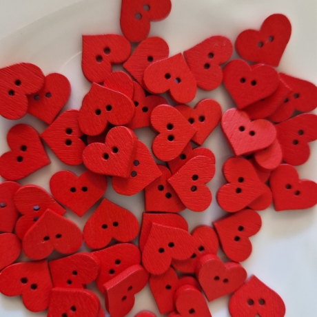 50 Herzknöpfe Holz rot