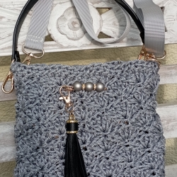 Sling Bag mit kurzem Schulterriemen 